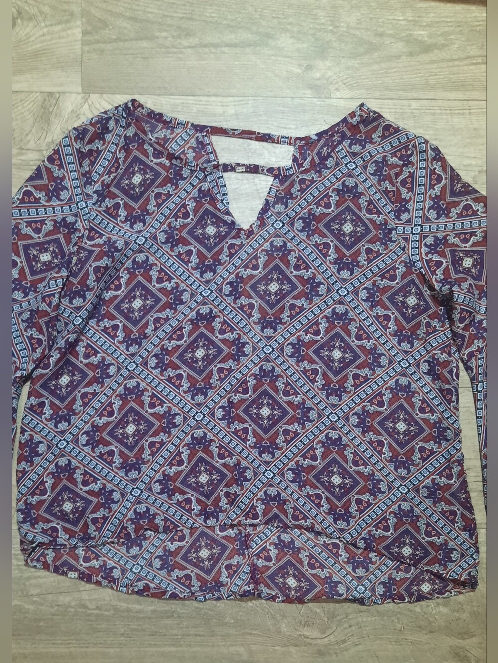 H&M Sheer Patterned V-Neck With Long Bell Sleeves Top - Picture 2 of 9